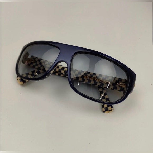 Louis Vuitton Authentic Sunglasses Unisex!!! Like New! - Picture 12 of 13